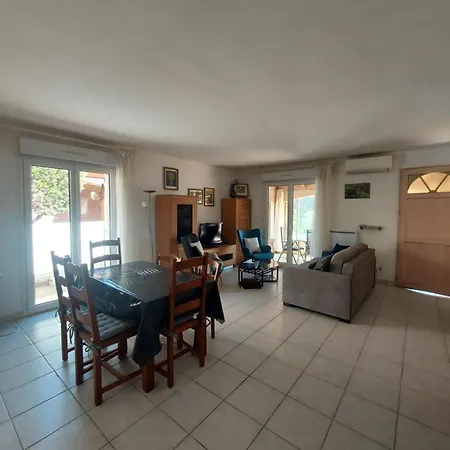 Casa vacanze Marie La : Indépendante, à Pied à 250 M Sainte-Marie-la-Mer